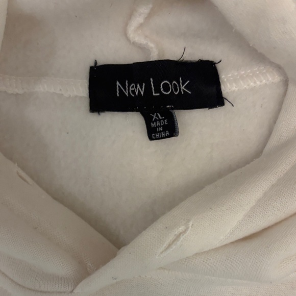New Look White Hoodie with Front Pockets - Picture 2 of 3